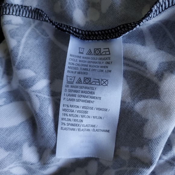 Isaac Mizrahi black and white faux wrap dress size small - Picture 8 of 8